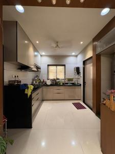 Kitchen Image of 2100 Sq.ft 3 BHK Apartment / Flat for rent in Yashasvi Siddhi Ellipse, Bhimrad Surat for Rs. 37000
