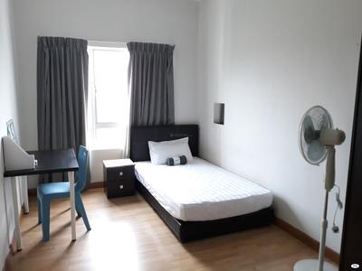 Bedroom Image of 1680 Sq.ft 3 BHK Apartment / Flat for sale in Vile Parle East Mumbai for Rs. 67500000