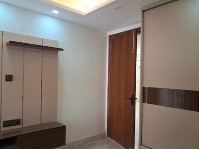 Bedroom Image of 1350 Sq.ft 3 BHK Builder Floor for sale in Paschim Vihar New Delhi for Rs. 26000000