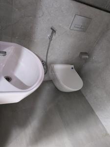 Common Bathroom Image of 1200 Sq.ft 2 BHK Apartment / Flat for rent in Madhapur Hyderabad for Rs. 42000