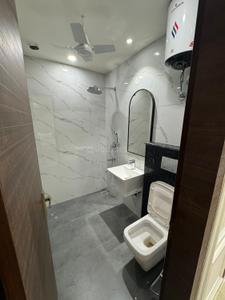 Bathroom Image of 690 Sq.ft 1 BHK Builder Floor for rent in  Hope Apartments, Sector 15 Part 2 Gurgaon for Rs. 37000