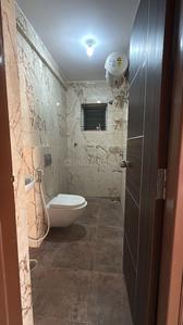 Bathroom Image of 1100 Sq.ft 2 BHK Apartment / Flat for rent in Kadubeesanahalli Bengaluru for Rs. 38000