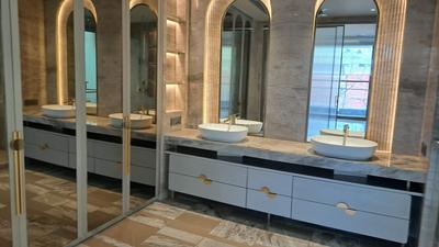 Bathroom Image of 7200 Sq.ft 4 BHK Builder Floor for sale in Maharani Bagh New Delhi for Rs. 290000000