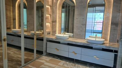 Bathroom Image of 4500 Sq.ft 4 BHK Builder Floor for sale in New Friends Colony New Delhi for Rs. 177600000