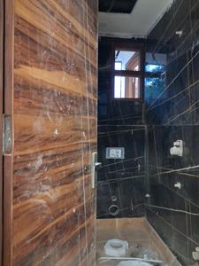 Common Bathroom Image of 1950 Sq.ft 4.5 BHK Apartment / Flat for sale in JMD Siddhi Vinayak, Sector 73 Noida for Rs. 8500000