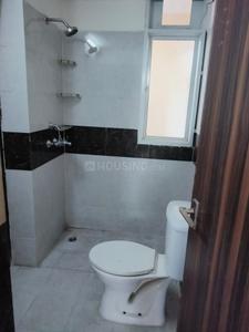 Bathroom Image of 935 Sq.ft 2 BHK Apartment / Flat for rent in Arihant Arden, Noida Extension Greater Noida for Rs. 19000