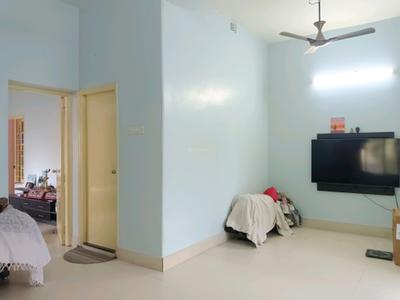 Bedroom Image of 1320 Sq.ft 2 BHK Builder Floor for sale in Jadavpur Kolkata for Rs. 7500000