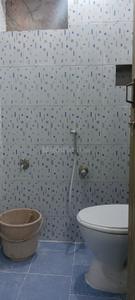 Bathroom Image of 700 Sq.ft 2 BHK Independent House for rent in Halasuru Bengaluru for Rs. 27000