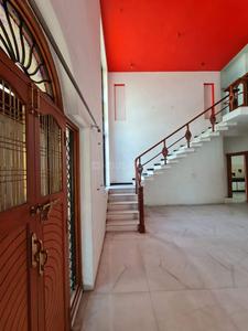 Living Room Image of 2000 Sq.ft 8 BHK Independent House for rent in Manjalpur Vadodara for Rs. 18000
