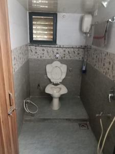 Bathroom Image of 700 Sq.ft 2 BHK Apartment / Flat for rent in Kandivali West Mumbai for Rs. 60000