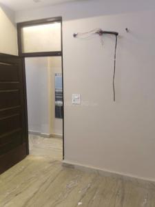 Bedroom Image of 900 Sq.ft 2 BHK Builder Floor for rent in Ramesh Nagar New Delhi for Rs. 27000