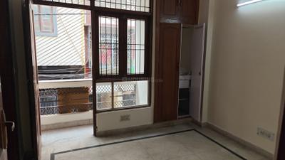 Bedroom Image of 1000 Sq.ft 2.5 BHK Builder Floor for rent in Arjun Nagar New Delhi for Rs. 40000