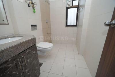 Bathroom Image of 1300 Sq.ft 2 BHK Apartment / Flat for sale in Godrej Oasis, Sector 88A Gurgaon for Rs. 14500000