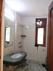 Common Bathroom Image of 1700 Sq.ft 3 BHK Apartment / Flat for rent in Jhelum Arorvansh Apartments, Sector 5 Dwarka New Delhi for Rs. 49000