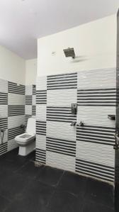 Bathroom Image of 592 Sq.ft 1 BHK Apartment / Flat for rent in DDA Flat Janakpuri, Janakpuri New Delhi for Rs. 20000