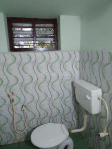 Bathroom Image of 1500 Sq.ft 3 BHK Independent House for rent in Kazhakkoottam Thiruvananthapuram for Rs. 16900