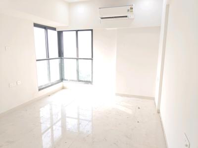 Bedroom Image of 700 Sq.ft 2 BHK Apartment / Flat for rent in Leo Eminence, Bandra East Mumbai for Rs. 110000