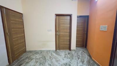 Bedroom Image of 650 Sq.ft 2 BHK Builder Floor for rent in Paharganj New Delhi for Rs. 20000