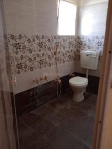 Bathroom Image of 750 Sq.ft 2 BHK Apartment / Flat for rent in Bharathidasan Nagar Hosur for Rs. 9500