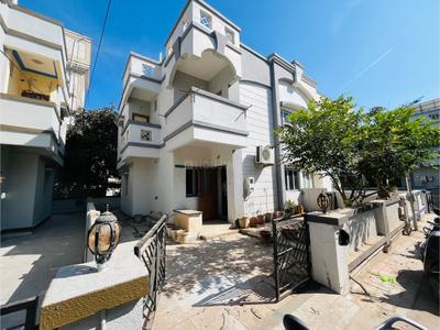 Image of 1620 Sq.ft 4 BHK Independent House for rent in Motera, Ahmedabad for Rs. 30000