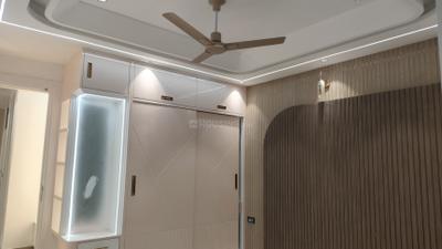 Bedroom Image of 2100 Sq.ft 4 BHK Builder Floor for sale in Kaushambi Ghaziabad for Rs. 32000000