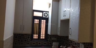 Kitchen Image of 900 Sq.ft 2 BHK Builder Floor for rent in Ramesh Nagar New Delhi for Rs. 24000