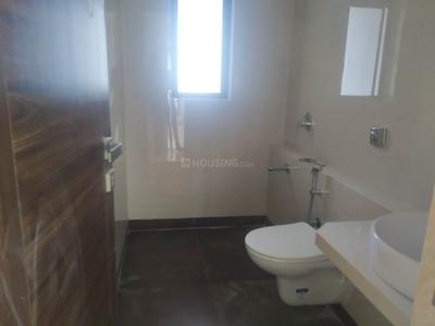 Bathroom Image of 1800 Sq.ft 4 BHK Apartment / Flat for sale in Fortune Avirahi Wing A, Borivali West Mumbai for Rs. 58000000
