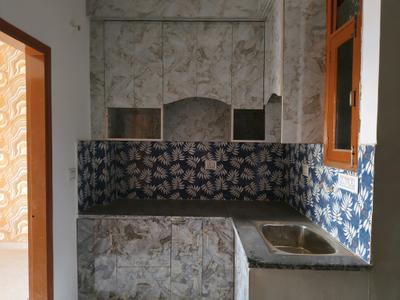 Kitchen Image of 750 Sq.ft 2 BHK Builder Floor for sale in DLF Ankur Vihar Ghaziabad for Rs. 2440522