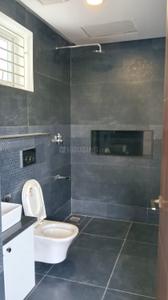 Bathroom Image of 3500 Sq.ft 4 BHK Villa for rent in Panaiyur, Sholinganallur Chennai for Rs. 175000
