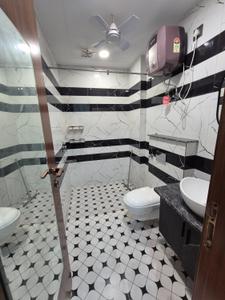 Image of 2000 Sq.ft 3 BHK Builder Floor for sale in Mansarover Garden, New Delhi for Rs. 32500000