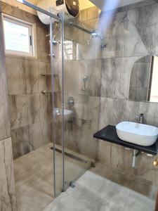 Bathroom Image of 3000 Sq.ft 3 BHK Apartment / Flat for rent in Jubilee Hills Hyderabad for Rs. 120000
