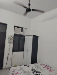 Bedroom Image of 650 Sq.ft 2 BHK Builder Floor for rent in New Ashok Nagar New Delhi for Rs. 18500