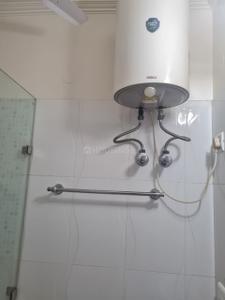 Bathroom Image of 800 Sq.ft 1 BHK Builder Floor for rent in Maharani Bagh New Delhi for Rs. 40000