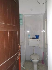 Common Bathroom Image of 1500 Sq.ft 3 BHK Builder Floor for sale in Janakpuri New Delhi for Rs. 35000000