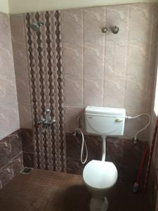 Bathroom Image of 1055 Sq.ft 2 BHK Apartment / Flat for rent in Sterling Bhandari, Kattupakkam Chennai for Rs. 23000