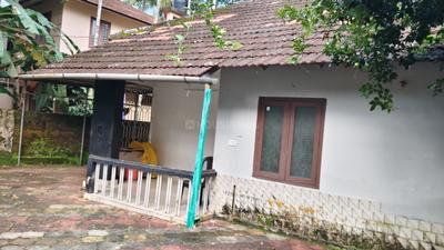 Image of 500 Sq.ft 2 BHK Independent House for rent in East Hill, Kozhikode for Rs. 15000