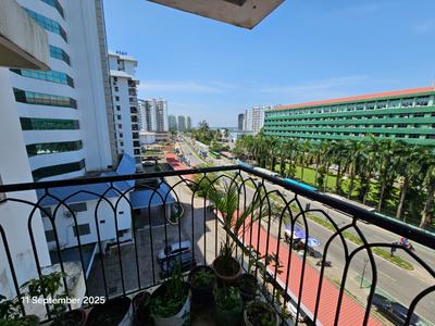 Balcony Image of 1100 Sq.ft 2 BHK Apartment / Flat for sale in ABAD Marine Plaza, Marine Drive Kochi for Rs. 12000000