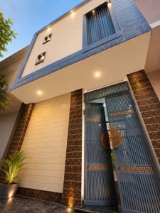 Image of 310 Sq.ft 2.5 BHK Independent House for sale in Dwarka Mor, New Delhi for Rs. 4600000