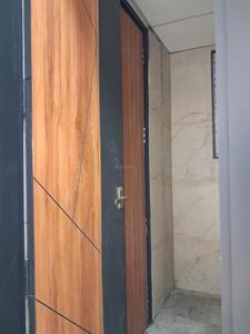 Common Bathroom Image of 1724 Sq.ft 3 BHK Apartment / Flat for sale in Vantara Elite Luxury Homes, Sector 102 Noida for Rs. 8800000