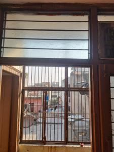 Balcony Image of 450 Sq.ft 1 BHK Builder Floor for sale in Shahdara New Delhi for Rs. 2700000