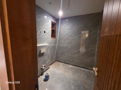Image of 2250 Sq.ft 3 BHK Builder Floor for sale in Laxmi Nagar, New Delhi for Rs. 47000000
