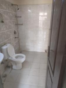 Bathroom Image of 1000 Sq.ft 2.5 BHK Apartment / Flat for sale in Amrapali Princely Estate, Sector 76 Noida for Rs. 9200000