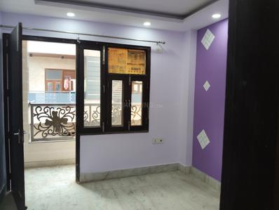 Bedroom Image of 850 Sq.ft 2 BHK Builder Floor for rent in Preet Vihar New Delhi for Rs. 21000