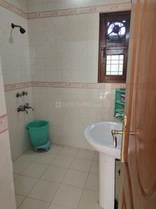 Bathroom Image of 780 Sq.ft 1 BHK Apartment / Flat for rent in DDA Flats Sarita Vihar, Sarita Vihar New Delhi for Rs. 28500