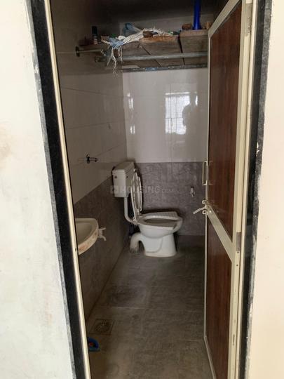 Prabhakar Apartment Bathroom 1