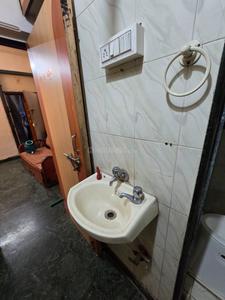 Bathroom Image of 525 Sq.ft 1 BHK Apartment / Flat for rent in Kandivali East Mumbai for Rs. 27500