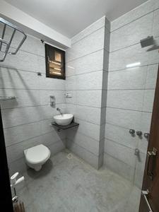 Bathroom Image of 1589 Sq.ft 3 BHK Apartment / Flat for rent in Pride Ganesh Pride, Vaishno Devi Circle Ahmedabad for Rs. 36500