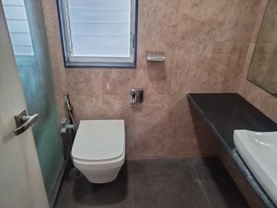 Bathroom Image of 1400 Sq.ft 3 BHK Apartment / Flat for rent in Runwal Sanctuary, Mulund West Mumbai for Rs. 71000