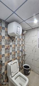 Bathroom Image of 1000 Sq.ft 1 BHK Apartment / Flat for rent in Greater Kailash Jammu for Rs. 24000