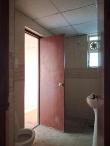 Common Bathroom Image of 2000 Sq.ft 4 BHK Apartment / Flat for sale in Supertech Ecociti, Sector 137 Noida for Rs. 20000000